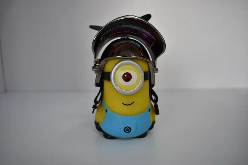 Minion con Casco y luz para Motos Bicicletas carros Decoracion