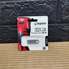 Memoria USB Kingston – 8GB y 32GB – Compacta, Rápida y Segura
